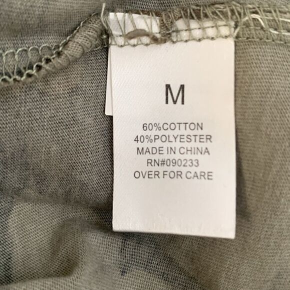 PAC Sun Camouflage Short Sleeve Roses Appliqué T-Shirt Women’s Size M - Picture 8 of 8